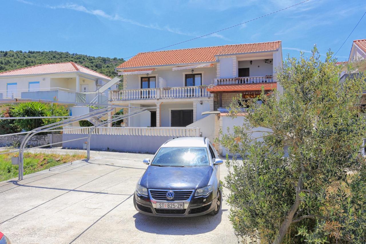 Apartments By The Sea Slatine, Ciovo - 16131 外观 照片